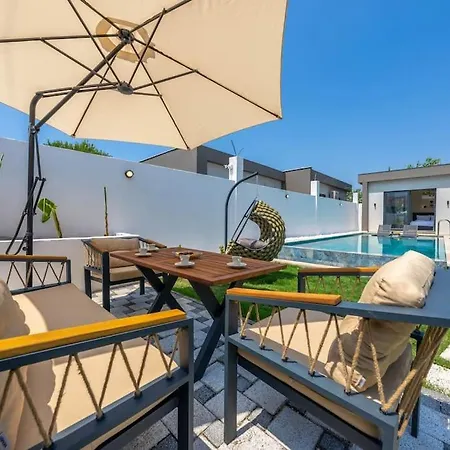 Eosa Homes 4 - Villa *